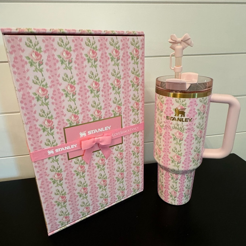 Brand New Stanley x LoveShackFancy 40 oz tumbler in Blooming Heirloom pa…